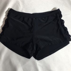 3x$2️⃣0️⃣ Just Bundle!!!!! 
Black swim shorts